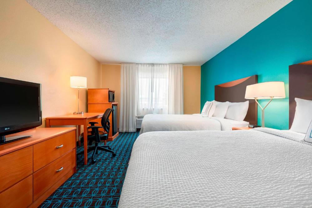 Queen Room with Two Queen Beds interior